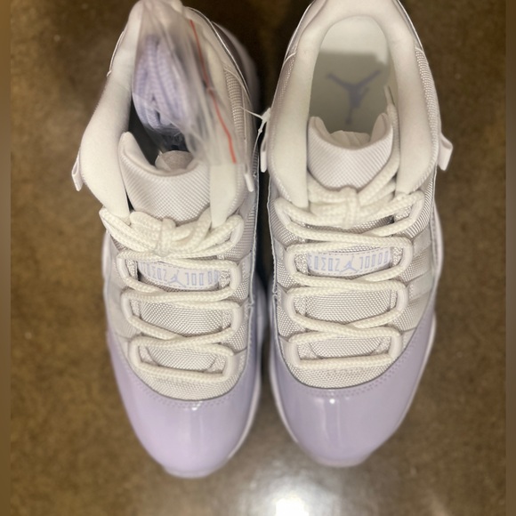 W’s Never worn, NIB, 8.5 Jordan Retro Low 11 White / Pure Violet